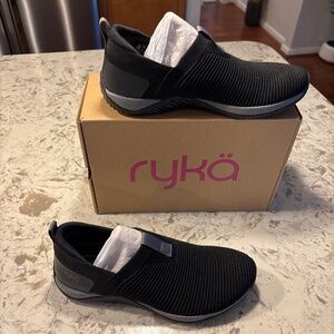 NIB New Women’s Ryka Black Echo Knit Slip On Sneakers Size 9.5 Wide
